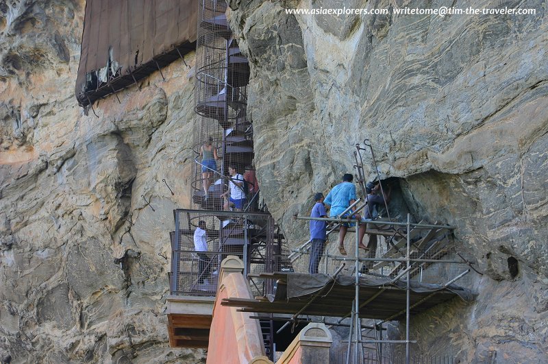 Spiral staircase, Sigiriya