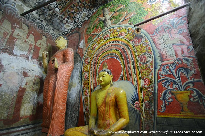 Standing and Seated Buddhas, Dambulla Cave