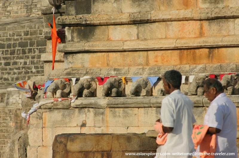 Stone elephants, Ruwanweliseya Dagoba