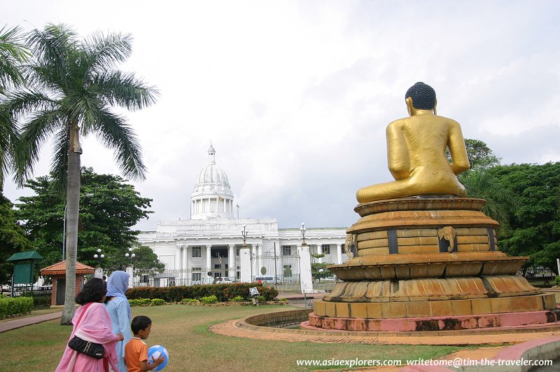 View of Colombo Town Hall from Viharamahadevi Park