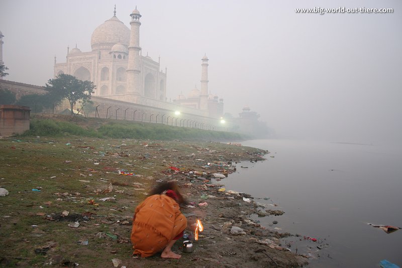 Trash-filled bank of the Yamuna River