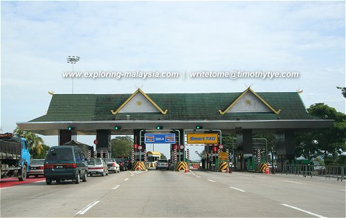 Hutan Kampung Toll Plaza