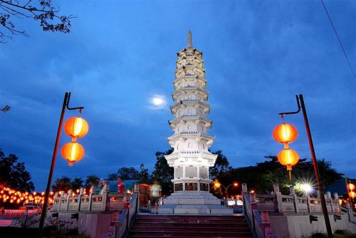 Pagoda at Kutien Memorial Park, Sibu, Sarawak