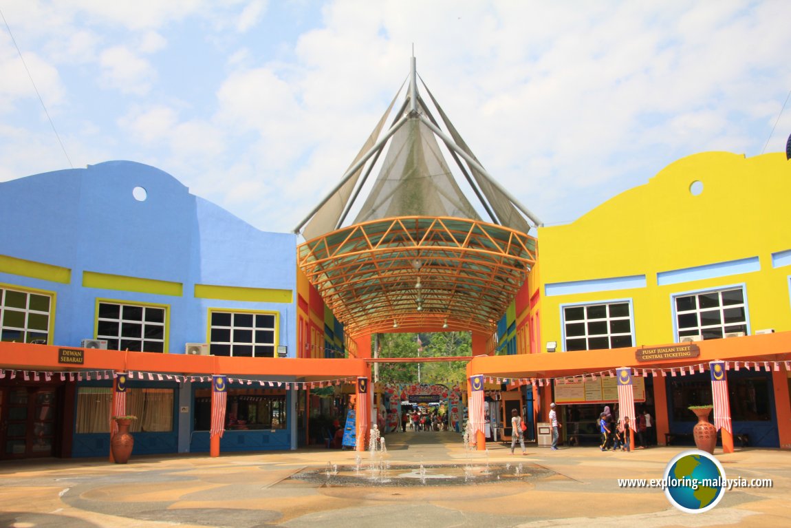 Marina Village, Bukit Merah Laketown Resort