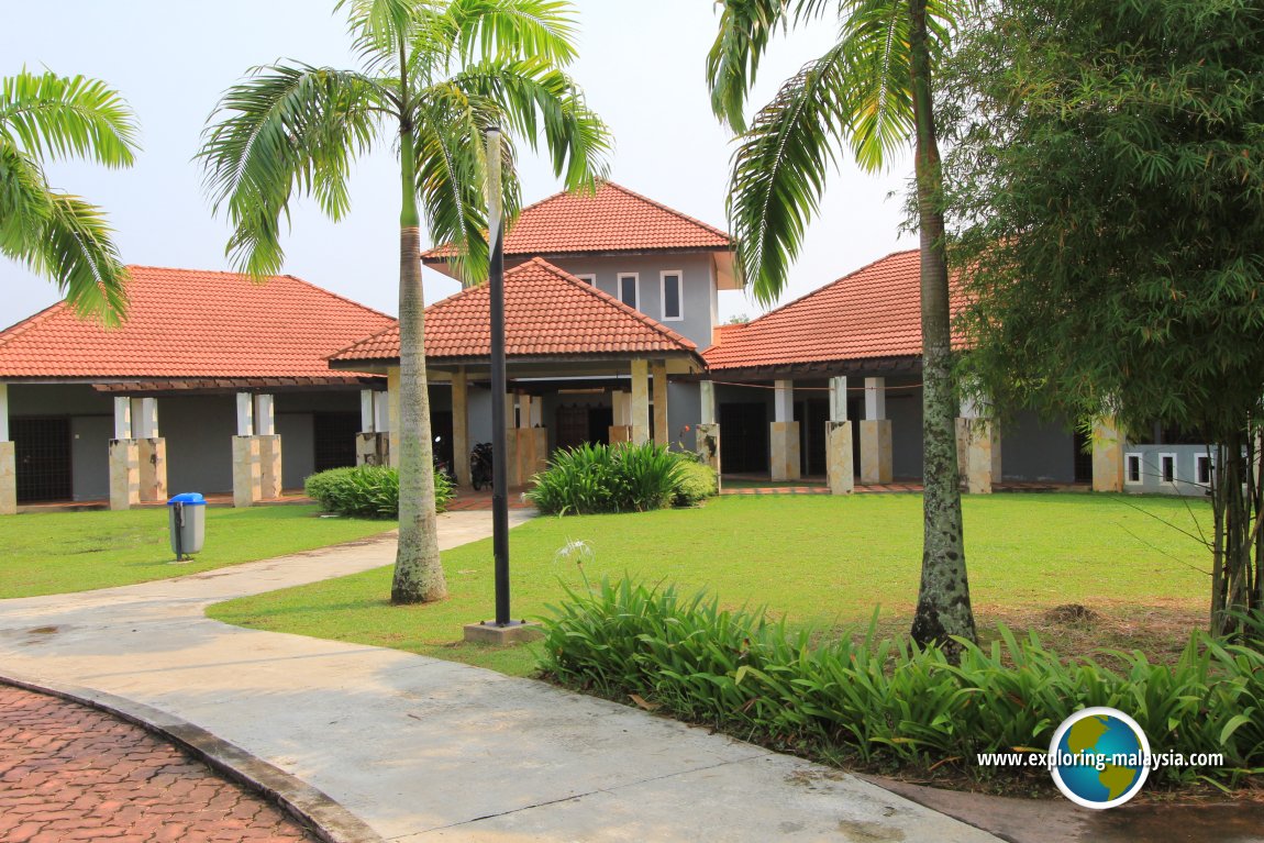 Visitor facilities at Kamunting Lake Garden