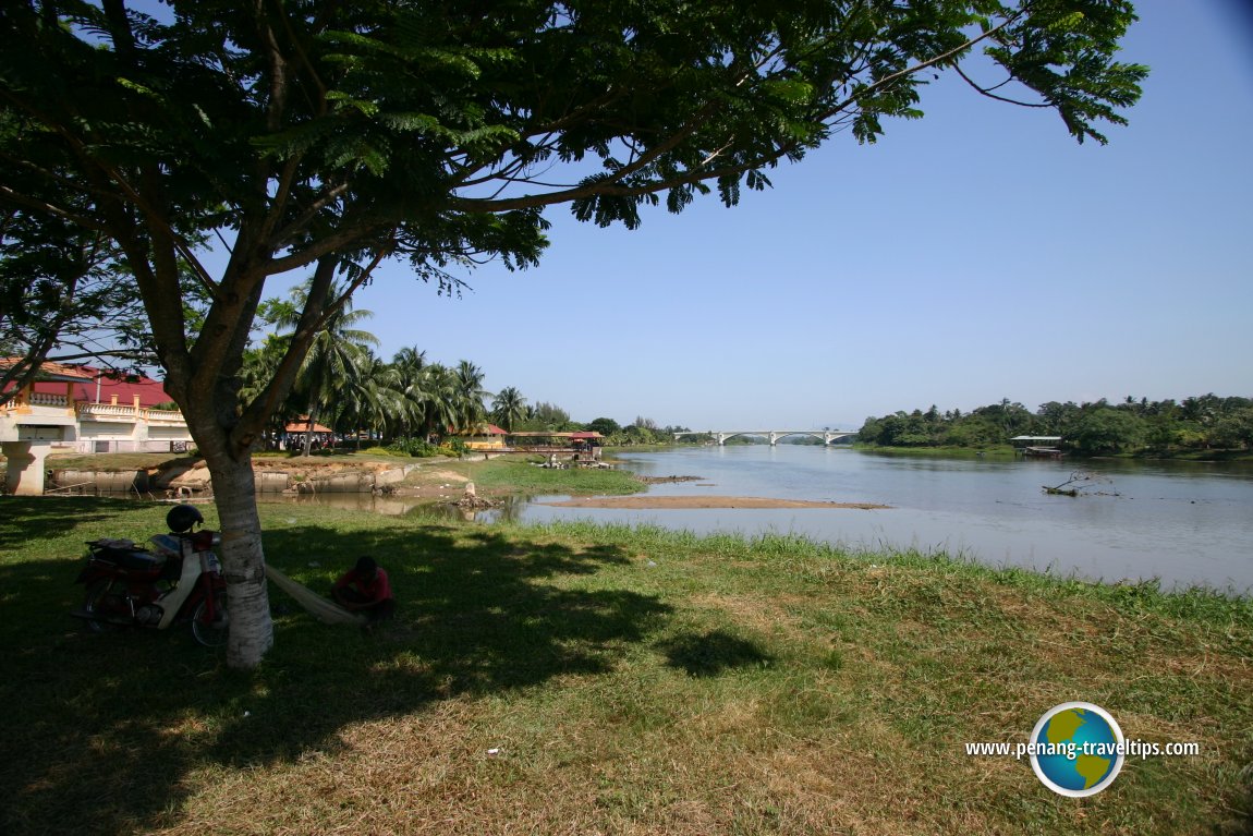 Confluence of Sungai Kangsar with Sungai Perak