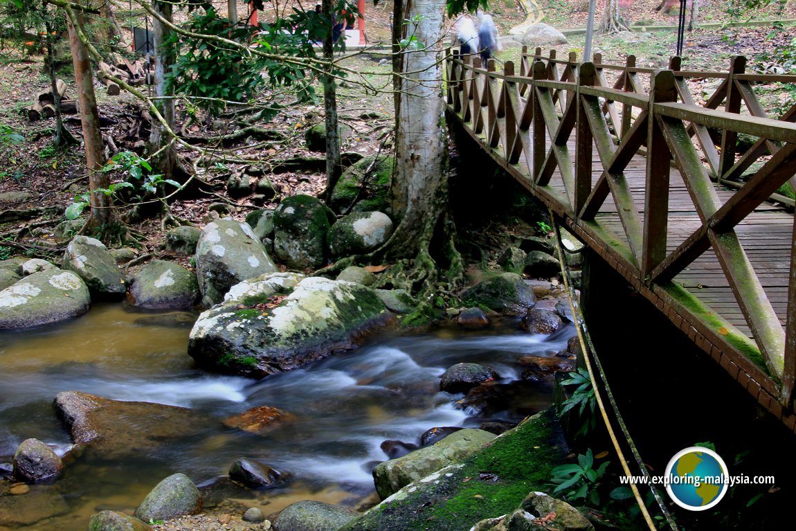 Lata Kekabu Waterfall