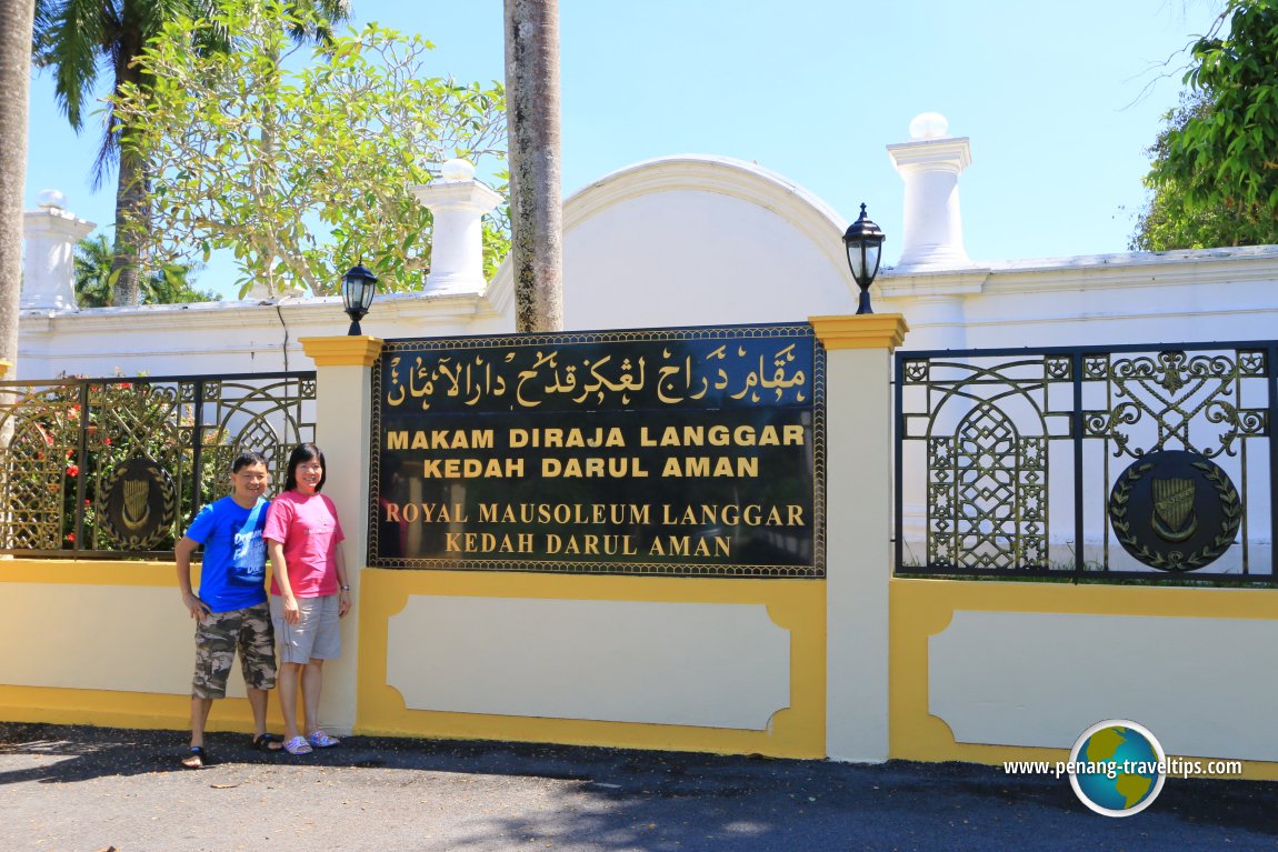 Makam DiRaja Langgar