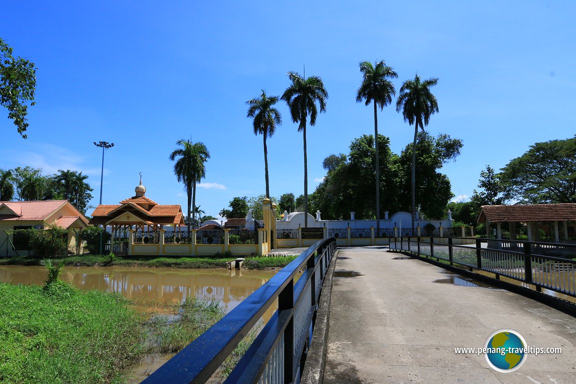 Makam DiRaja Langgar