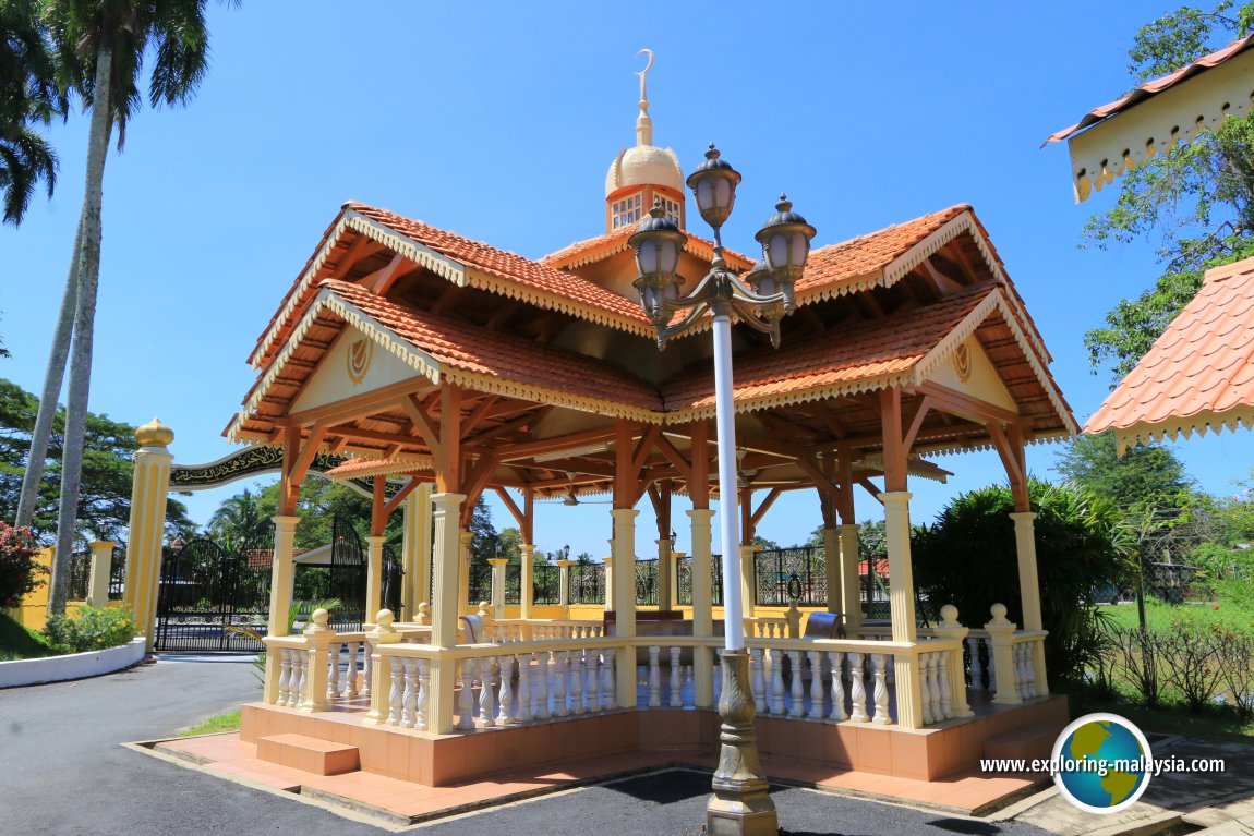 Makam DiRaja Langgar