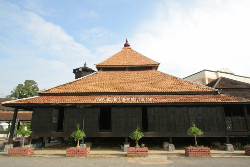 The main prayer hall of Masjid Kampung Laut