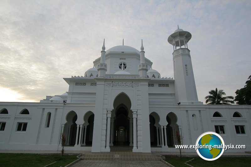 Masjid Sultan Abdullah, Pekan