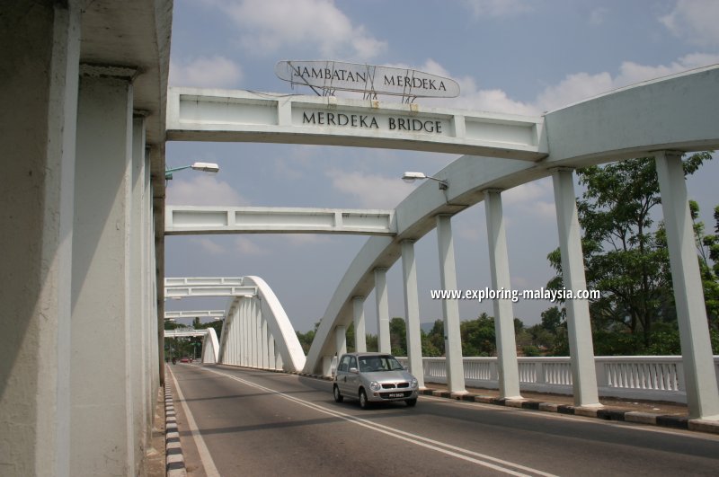 Another view of Jambatan Merdeka