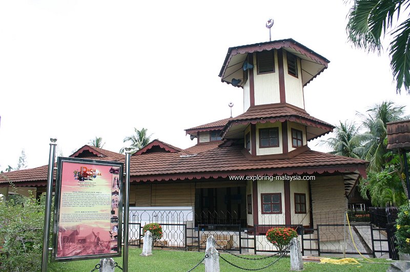 Pasir Salak Historical Complex