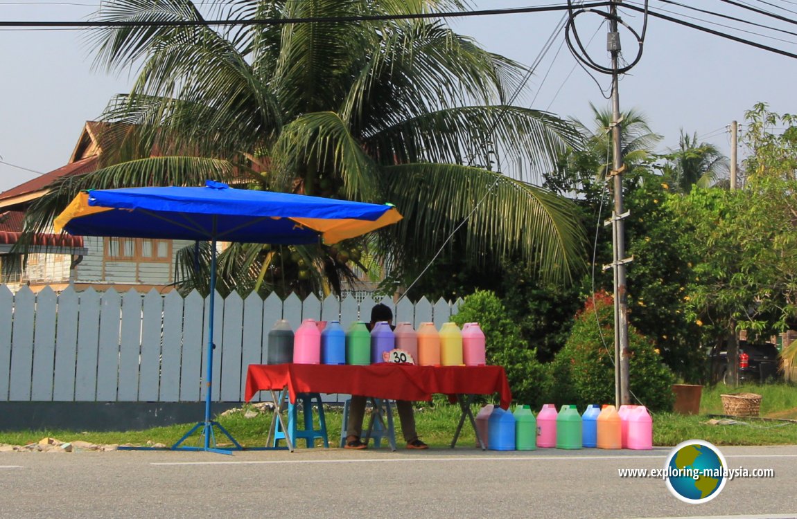 Parit Buntar road-side hawker