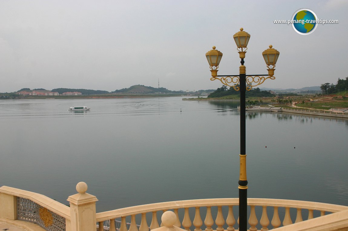 Putrajaya Lake