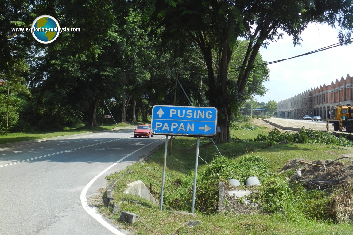 Road sign to Papan
