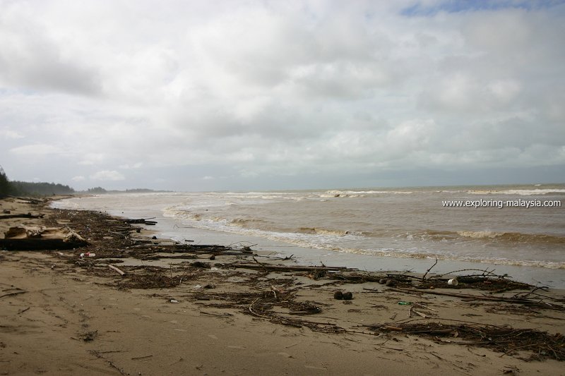 Rough sea at Pantai Cahaya Bulan