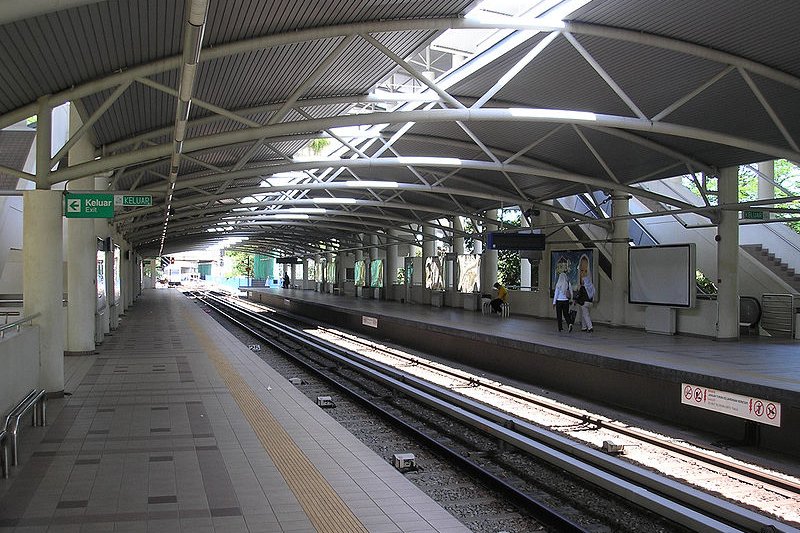 Sri Petaling LRT Station