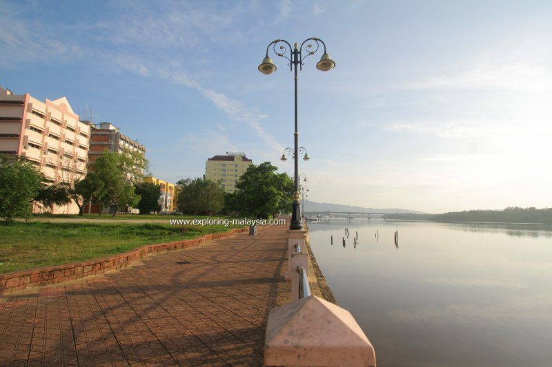 Sungai Kuantan Promenade at Riverfront Park