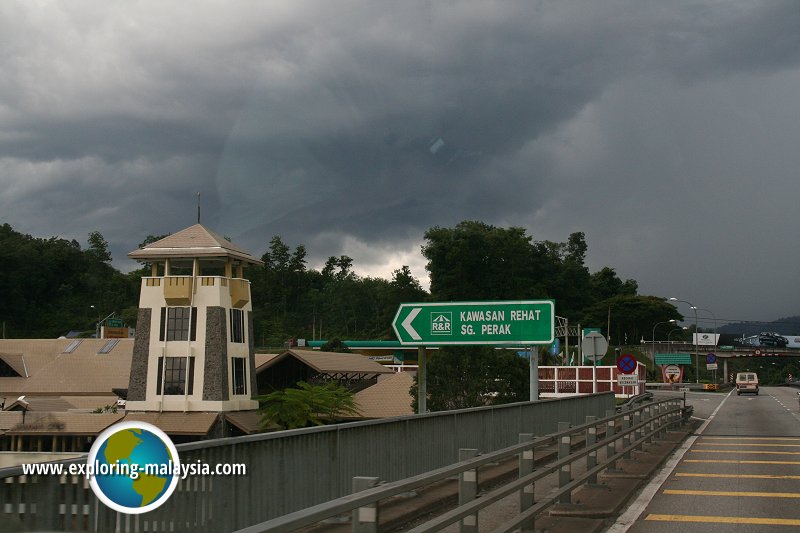 Sungai Perak Rest Stop