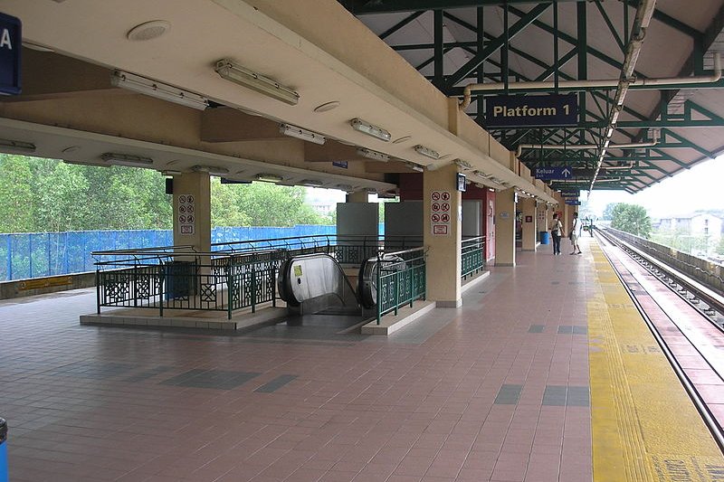 Platform of Terminal Putra (Gombak LRT Station)