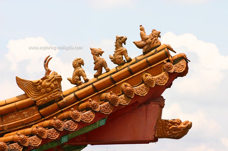 Roof ridge ornamentation of Thean Hou Temple