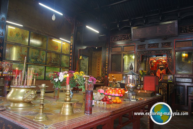 Altar table at Tin Hin Kong Temple