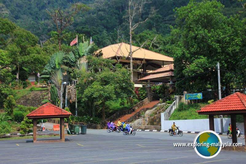 Car park at Titi Hayun