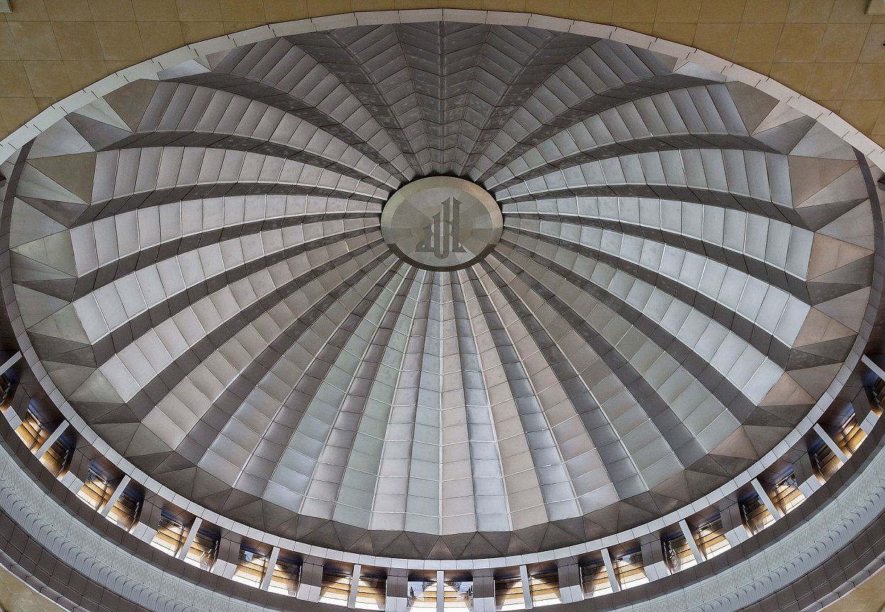 The ceiling of Tuanku Mizan Zainal Abidin Mosque, Putrajaya