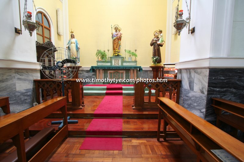 One of the altars at the Cathedral of Macau