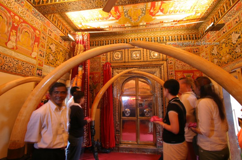 Awaiting to view the Sacred Tooth Relic at the Sri Dalada Maligawa, Kandy