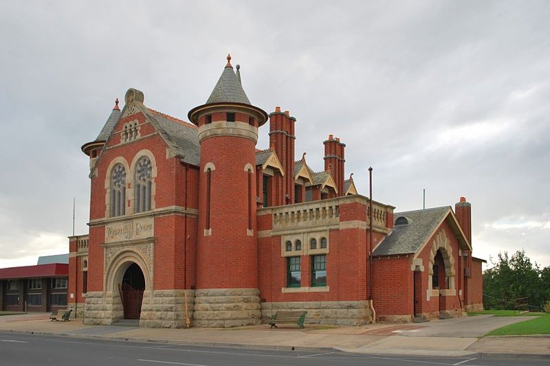 Bairnsdale Court House