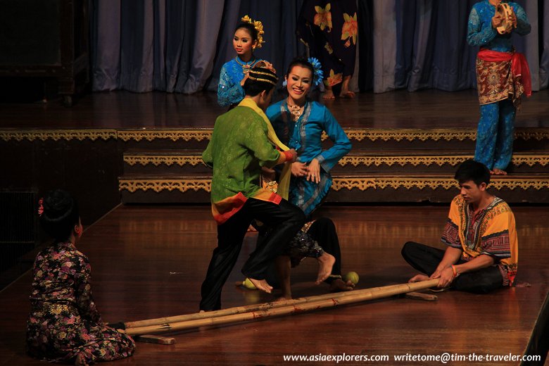 Bamboo Dance, Nong Nooch