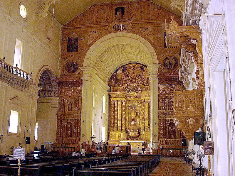 Nave of the Basilica de Bom Jesus, Goa