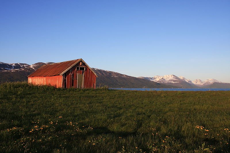 Boathouse in Tisnes outside Tromsø