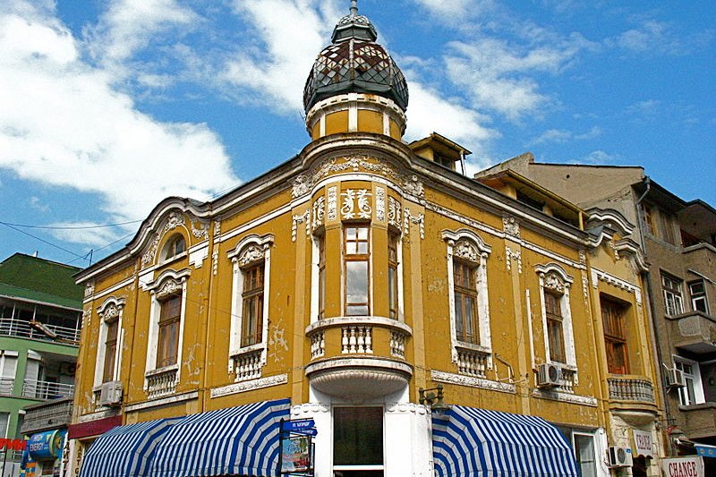 Building on Aleko Bogoridi Boulevard, Burgas