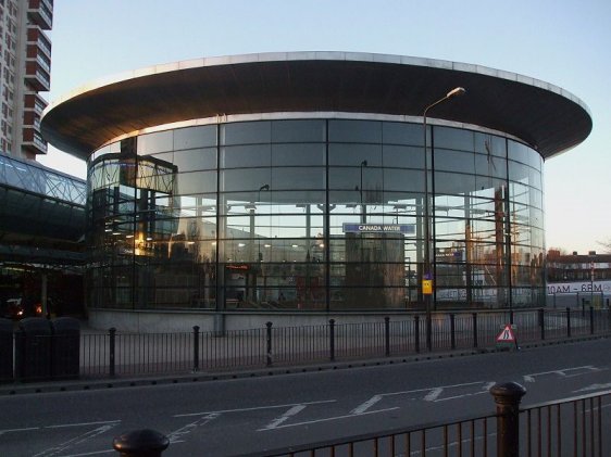 Canada Water Tube Station