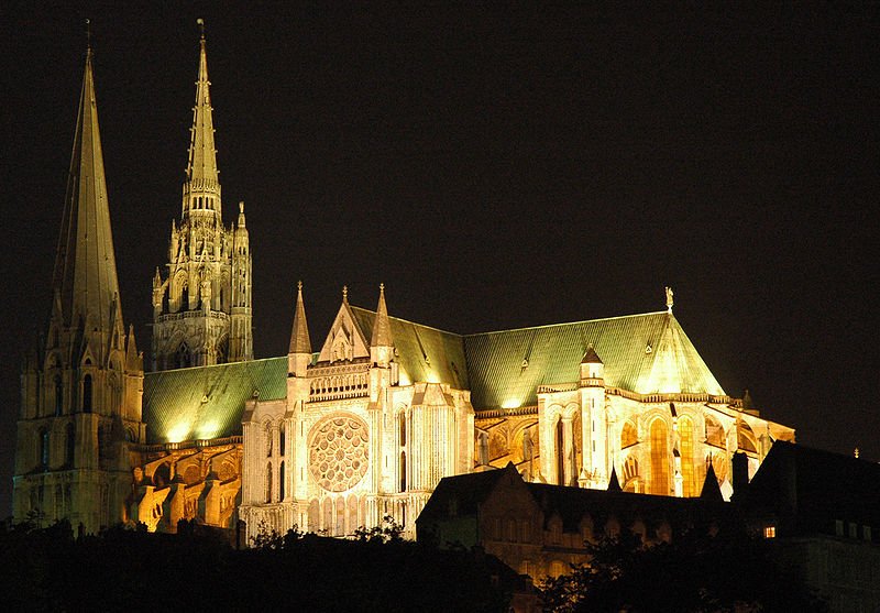 Chartes Cathedral at night