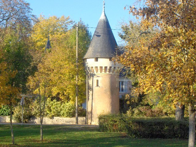 Chateau Rosé, Trouy, Centre