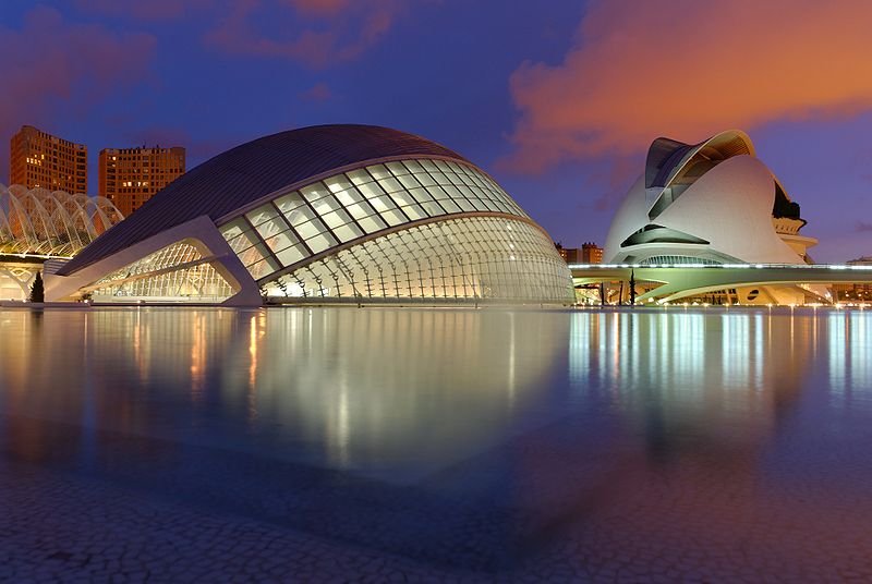 Night view of Ciutat de les Arts i les Ciències, València, Spain