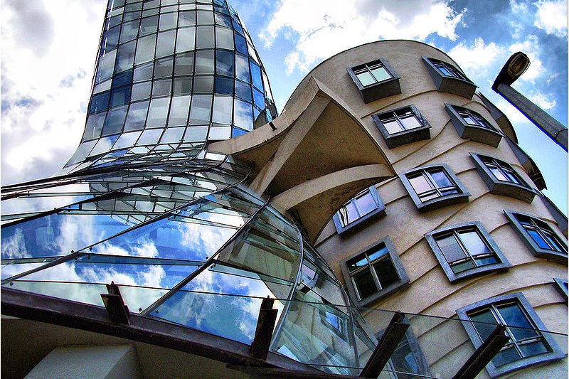 Vlado Milunič & Frank Gehry's Dancing House, Prague