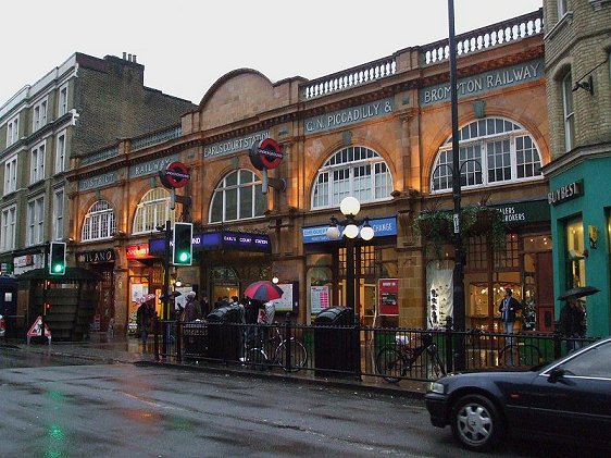 Eastern entrance of the Earl's Court Tube Station