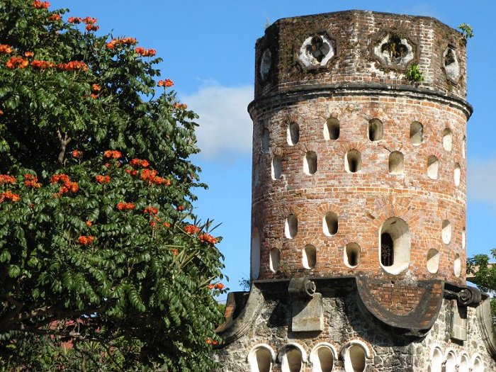 El Fontin Monument, Heredia