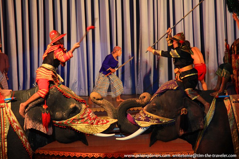 Elephant battle scene, Nong Nooch