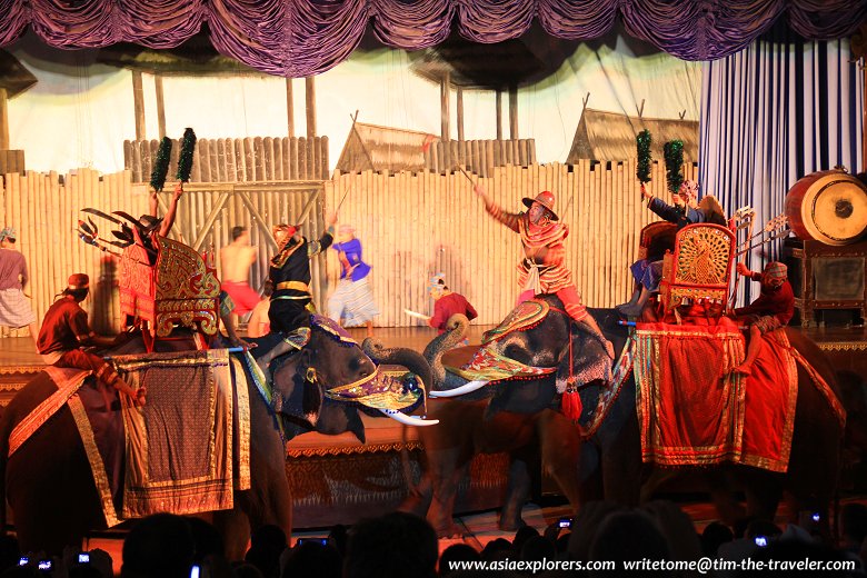 Elephant battle scene, Nong Nooch