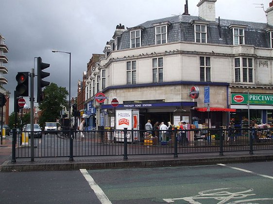 Finchley Road Tube Station