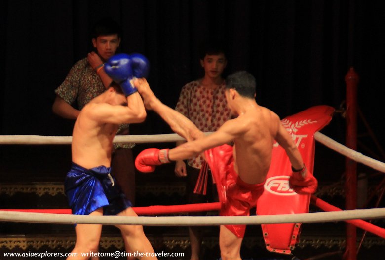 Flying kick, Muay Thai demonstration, Nong Nooch Garden