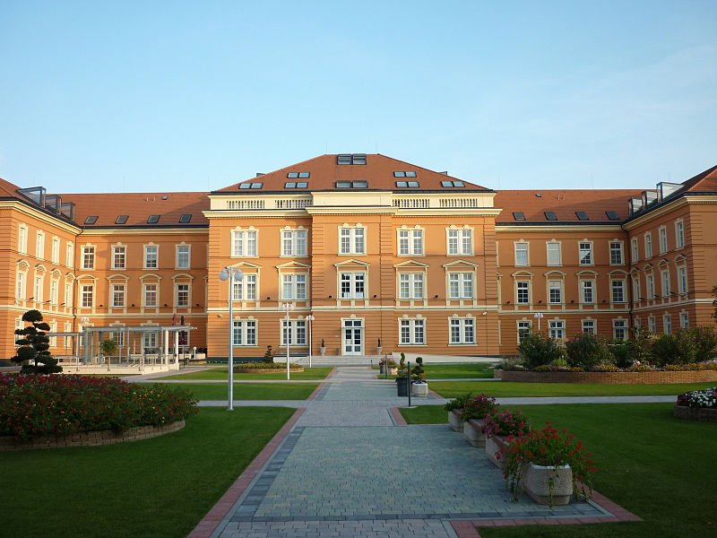 Frederick's barracks building, Gyor