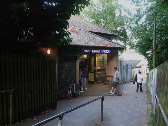 High Barnet Tube Station